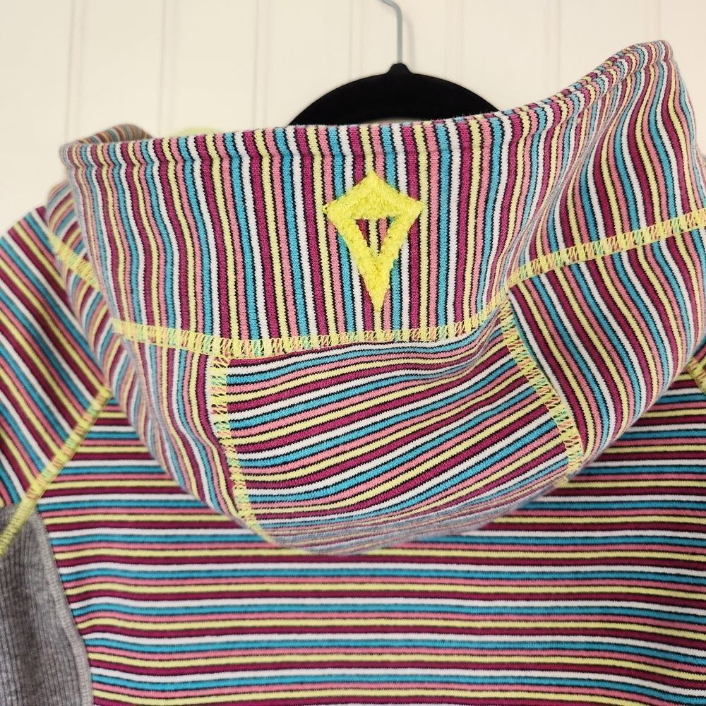LULULEMON IVIVVA Girls Gray Pink Stripe Scuba Hoodie Jacket Zip Sweater 12 - Picture 6 of 8